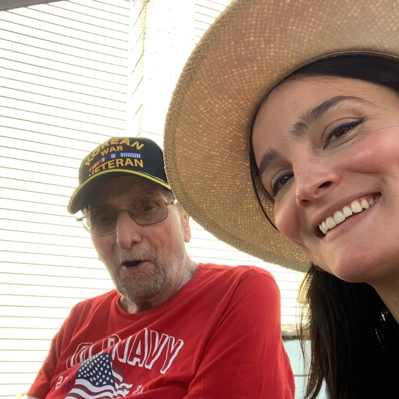 Meet your Posher, Amanda - Picture 2 of 6